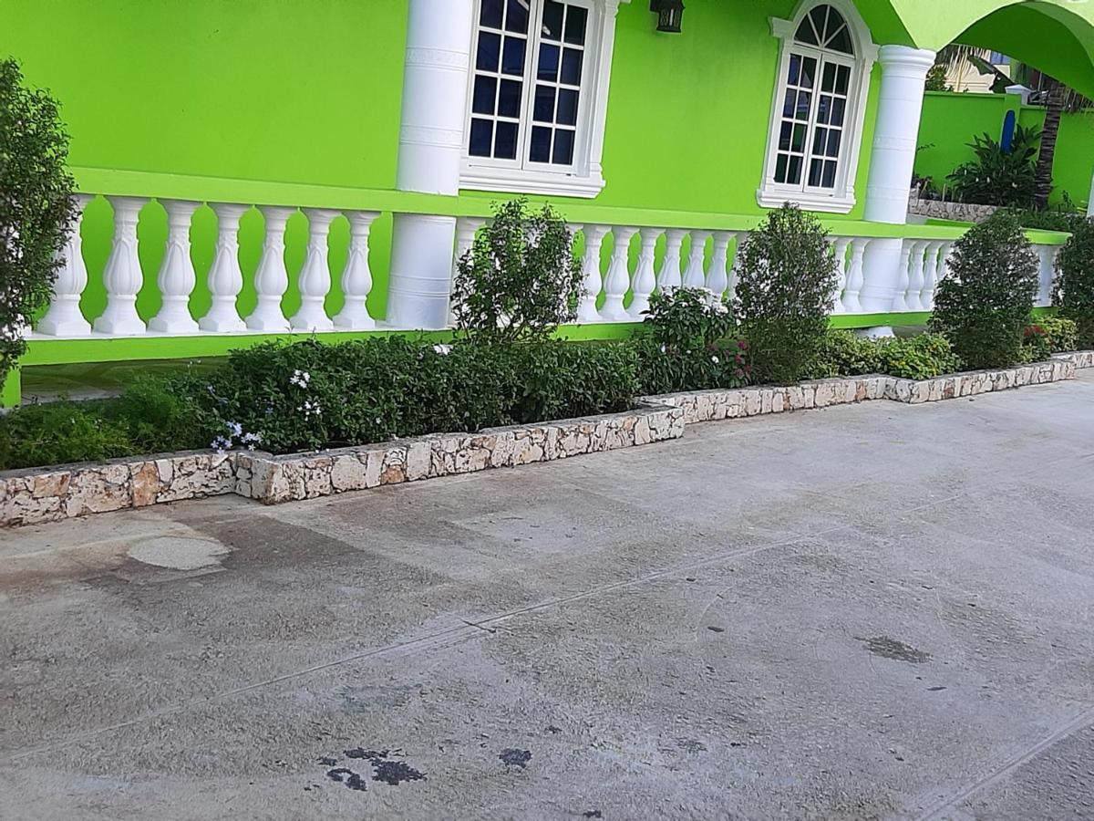 Pesheres Inn & Spa Bon Accord Village ภายนอก รูปภาพ